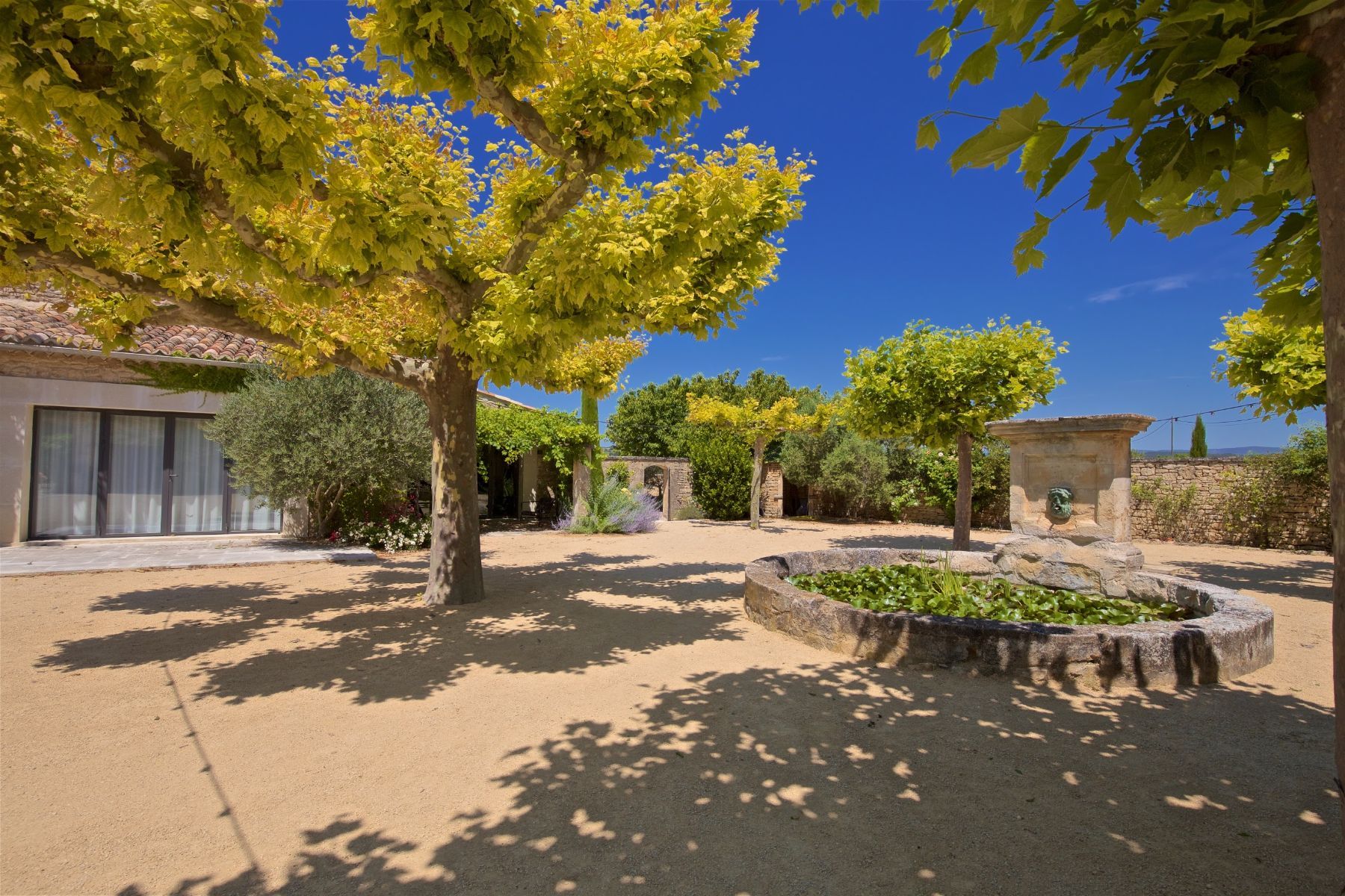 Le Mas des Lavandins villa photo.